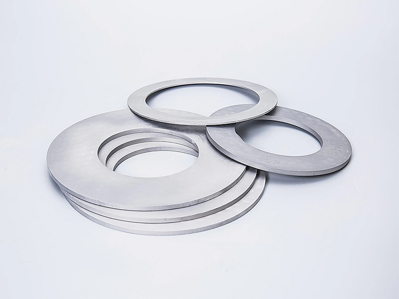 Tungsten carbide cutting disc